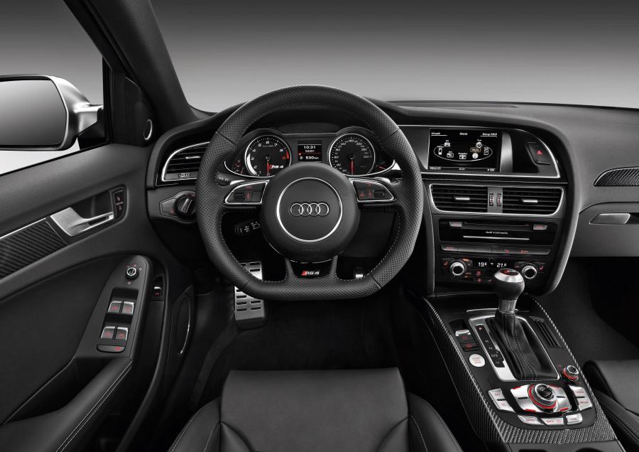 Торпедо Audi RS4 Avant (B8, 8K) 2012 года  (WW) (фото 81 из 114)